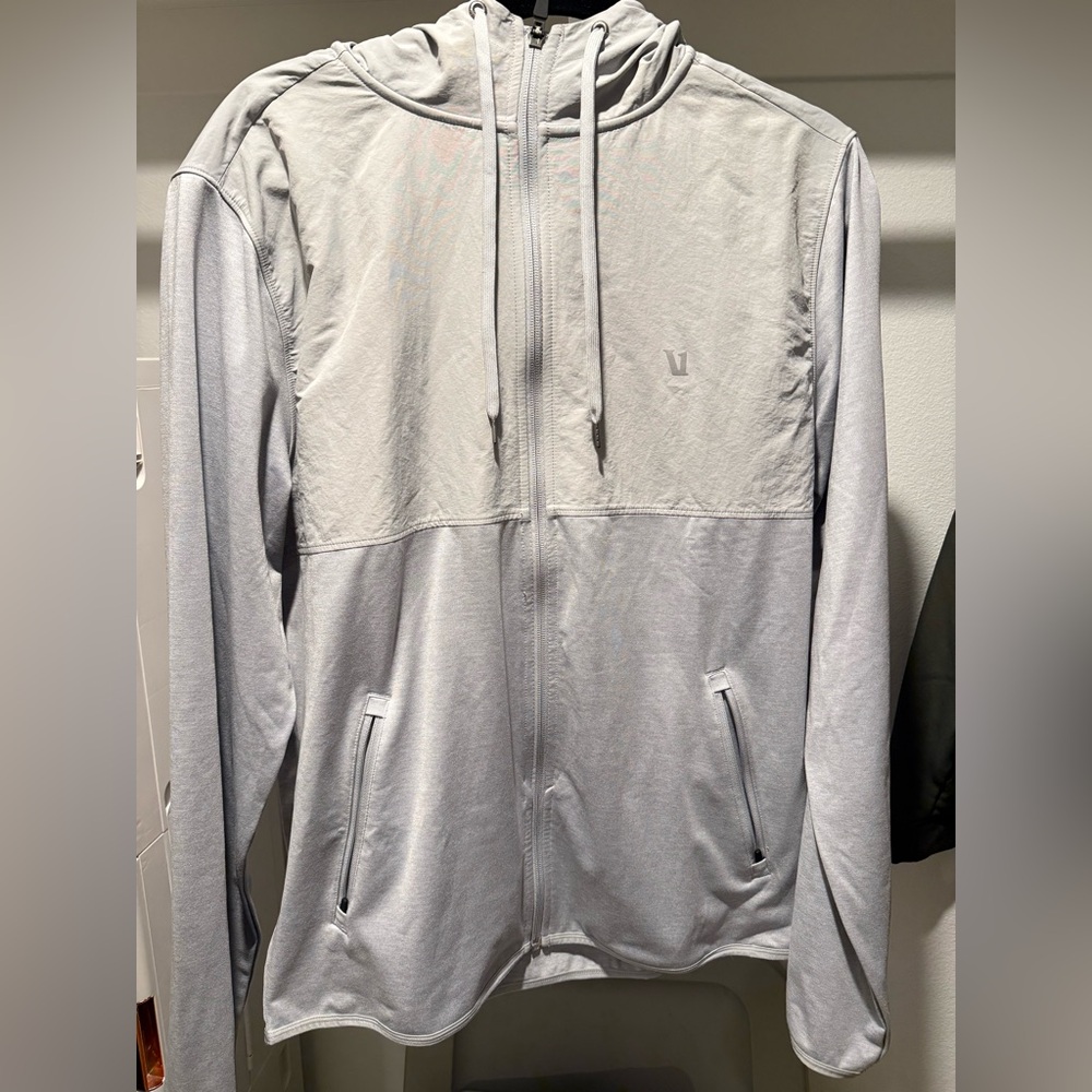 Vuori Men’s Sunday Element Jacket Platinum Heather LARGE